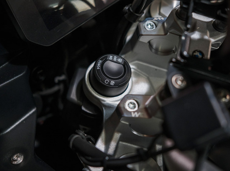 Мотоцикл BMW F900XR ABS Максимальная Комплектация с пробегом 5647 км