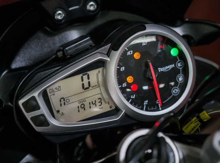 Мотоцикл Triumph Street Triple R ABS с пробегом 19143 км