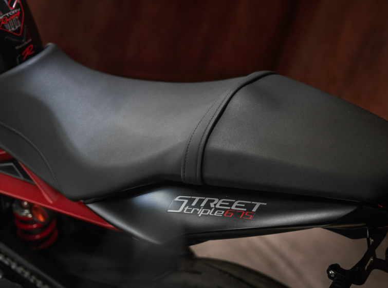 Мотоцикл Triumph Street Triple R ABS с пробегом 19143 км