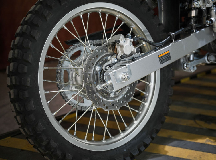 Мотоцикл Kawasaki KLX230 с пробегом 1098 км