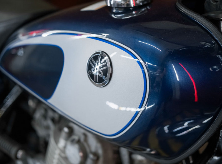 Мотоцикл Yamaha SR400 с пробегом 30970 км