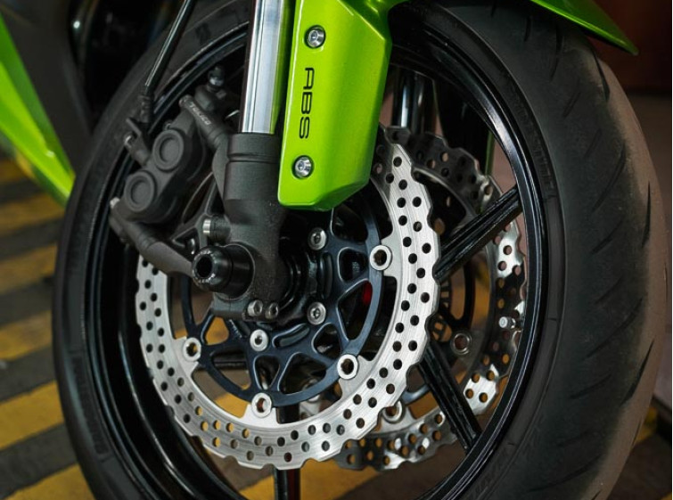 Мотоцикл Kawasaki Ninja 1000 Traction з пробігом 27863км
