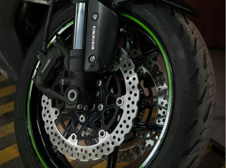 Мотоцикл Kawasaki Ninja Z1000SX Traction с пробегом 14720 км