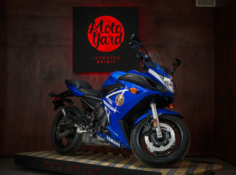 Мотоцикл Yamaha FZ6R с пробегом 8127 км