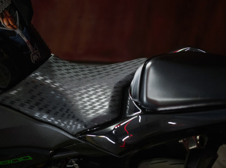 Мотоцикл Kawasaki Z800 с пробегом 17700 км