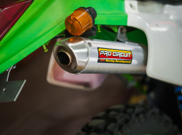 Мотоцикл Kawasaki KDX220SR з пробігом 3596 км