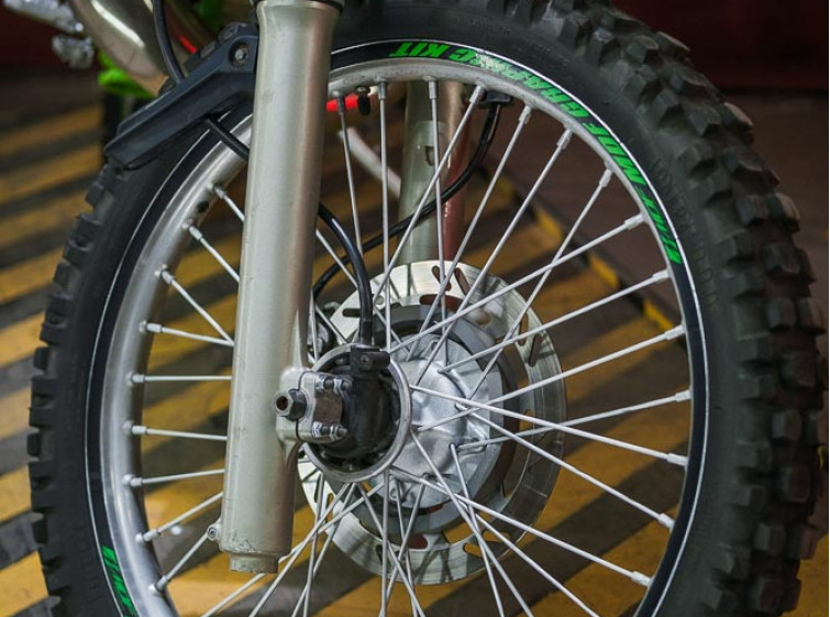 Мотоцикл Kawasaki KDX220SR з пробігом 3596 км