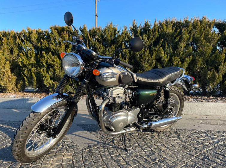 Мотоцикл Kawasaki W650 с пробегом 28000 км