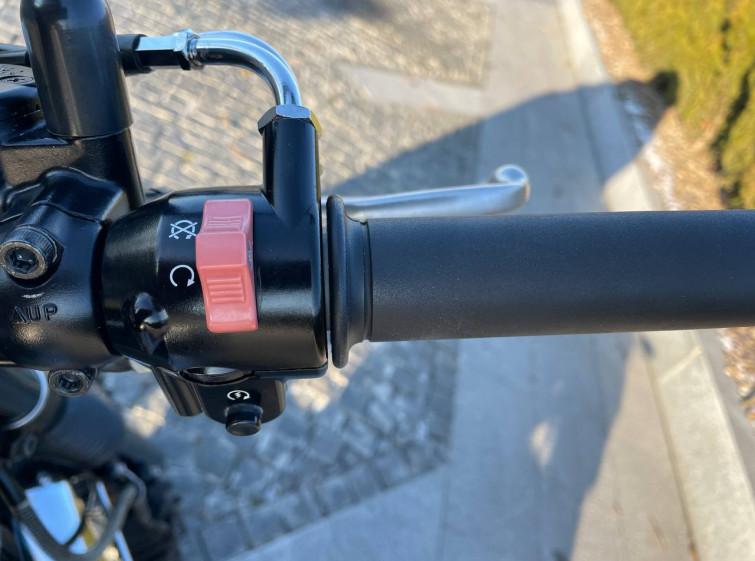 Мотоцикл Kawasaki W650 с пробегом 28000 км