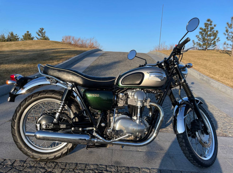 Мотоцикл Kawasaki W650 с пробегом 28000 км