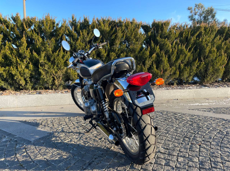 Мотоцикл Kawasaki W650 с пробегом 28000 км