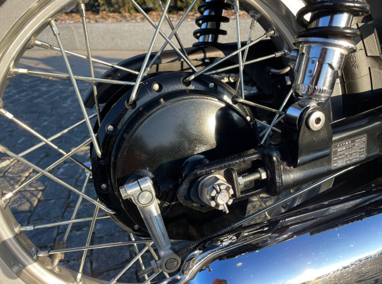 Мотоцикл Kawasaki W650 с пробегом 28000 км