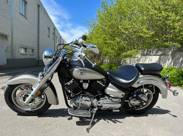 Мотоцикл Yamaha Drag Star 1100 с пробегом 8976 миль