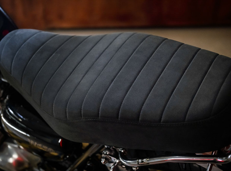 Мотоцикл Kawasaki W650 Состояние нового с пробегом 23375 км