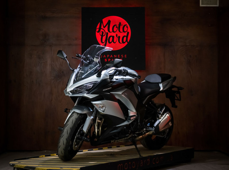 Мотоцикл Kawasaki Ninja Z1000SX ABS Traction Состояние нового с пробегом 22437 км