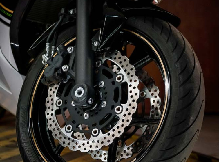 Мотоцикл Kawasaki Ninja 400 ABS Special Edition с пробегом 9539 км