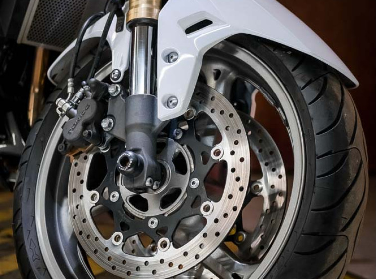 Мотоцикл Suzuki GSR 750 с пробегом 17758 км