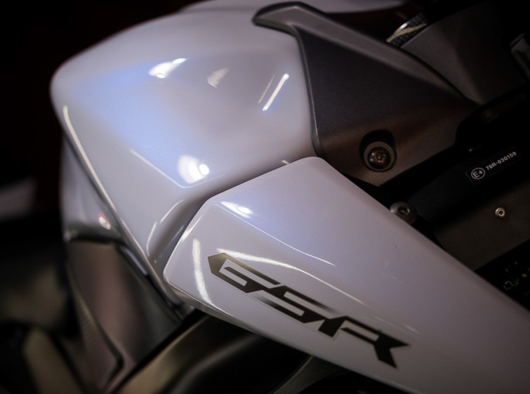 Мотоцикл Suzuki GSR 750 с пробегом 17758 км