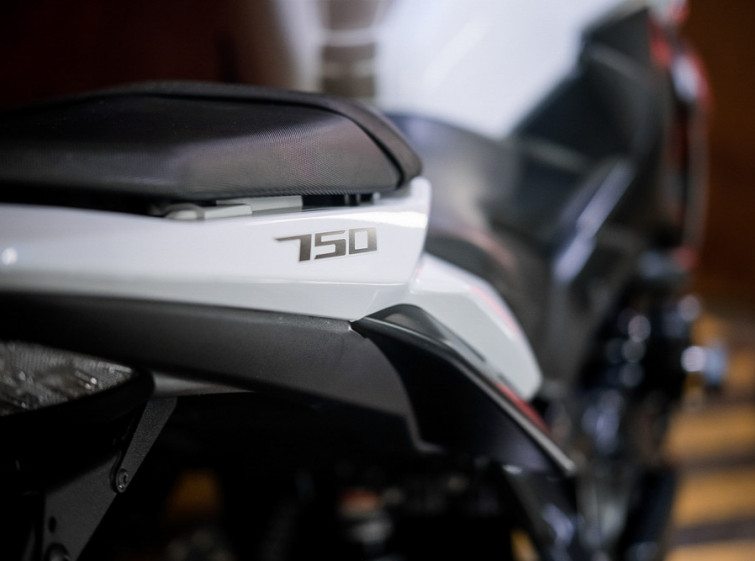 Мотоцикл Suzuki GSR 750 с пробегом 17758 км