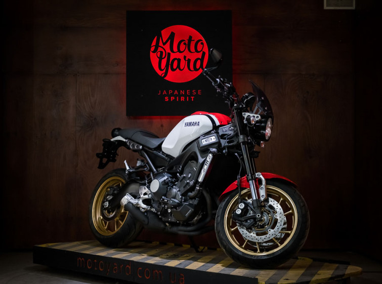 Мотоцикл Yamaha XSR900 ABS Traction Состояние нового Юбилейная версия с пробегом 3340 км
