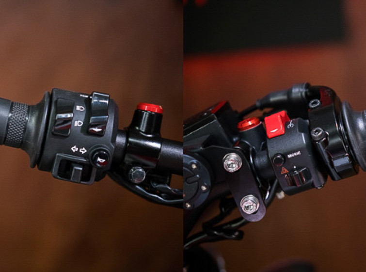 Мотоцикл Yamaha XSR900 ABS Traction Состояние нового Юбилейная версия с пробегом 3340 км