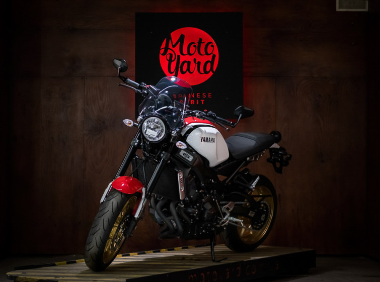 Мотоцикл Yamaha XSR900 ABS Traction Состояние нового Юбилейная версия с пробегом 3340 км