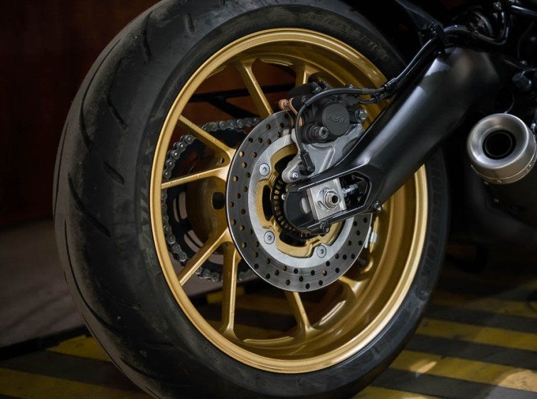 Мотоцикл Yamaha XSR900 ABS Traction Состояние нового Юбилейная версия с пробегом 3340 км