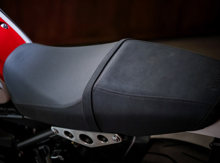 Мотоцикл Yamaha XSR900 ABS Traction Состояние нового Юбилейная версия с пробегом 3340 км