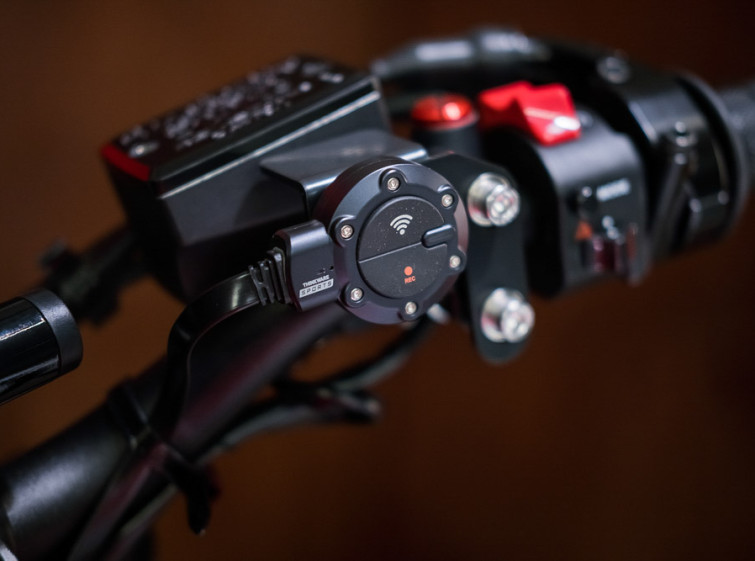 Мотоцикл Yamaha XSR900 ABS Traction Состояние нового Юбилейная версия с пробегом 3340 км