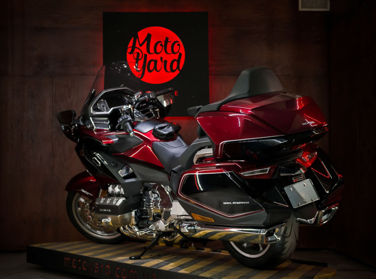 Мотоцикл Honda Gold Wing 1800 Автомат ABS AirBag Состояние нового с пробегом 7635 км