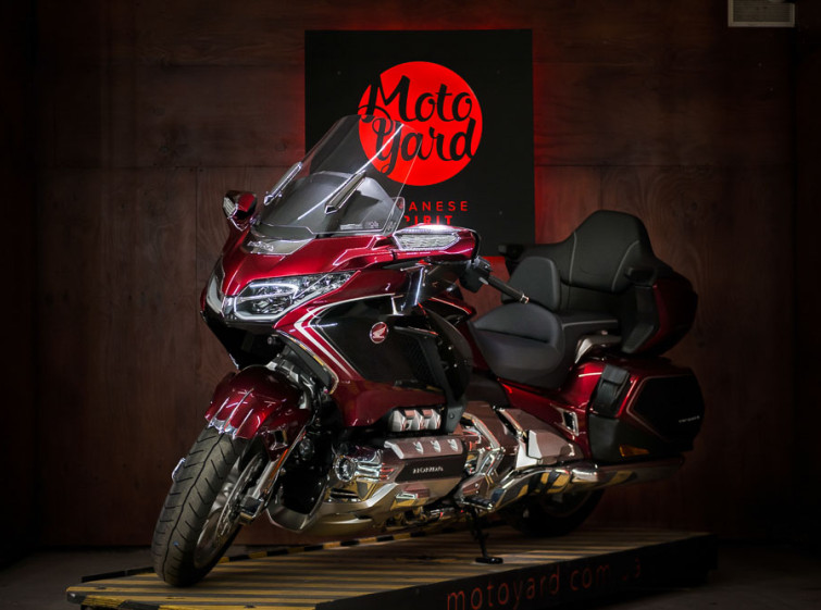 Мотоцикл Honda Gold Wing 1800 Автомат ABS AirBag Состояние нового с пробегом 7635 км