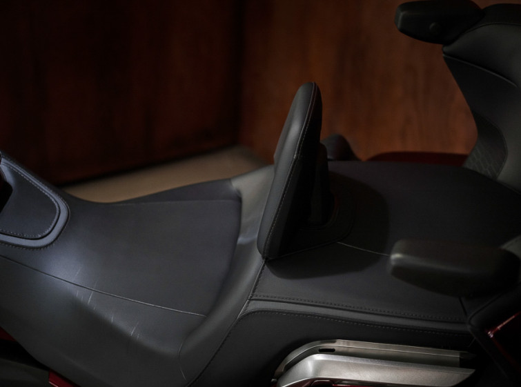 Мотоцикл Honda Gold Wing 1800 Автомат ABS AirBag Состояние нового с пробегом 7635 км