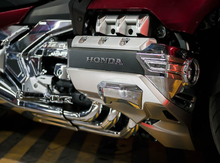 Мотоцикл Honda Gold Wing 1800 Автомат ABS AirBag Состояние нового с пробегом 7635 км