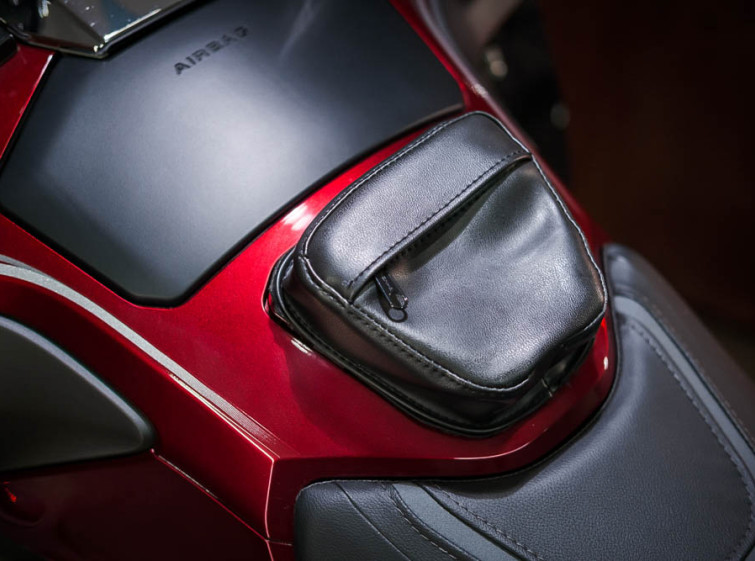 Мотоцикл Honda Gold Wing 1800 Автомат ABS AirBag Состояние нового с пробегом 7635 км