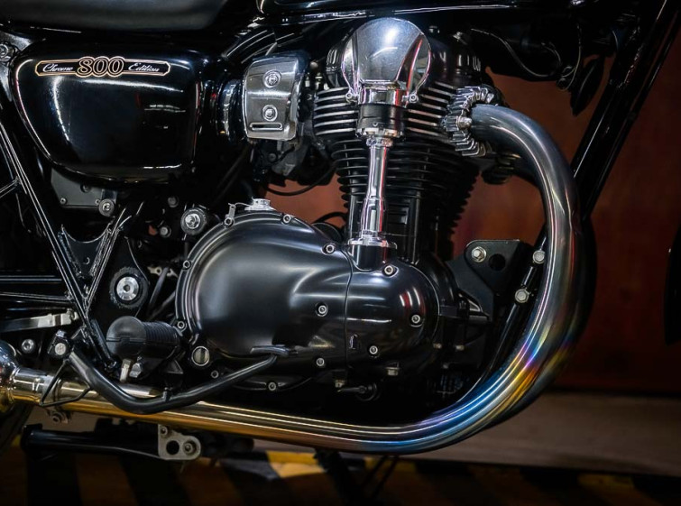 Мотоцикл Kawasaki W800 Chrome Edition Состояние нового Инжектор с пробегом 24192 км