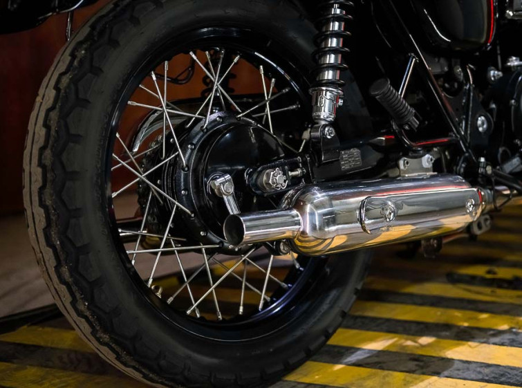 Мотоцикл Kawasaki W800 Chrome Edition Состояние нового Инжектор с пробегом 24192 км