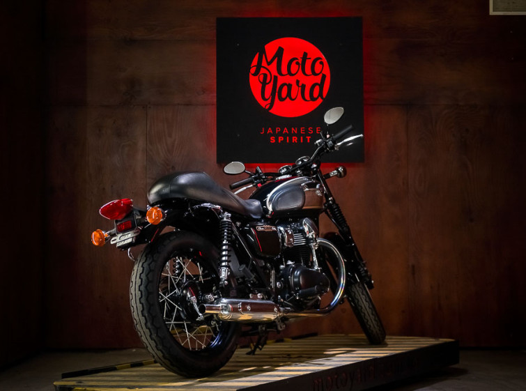 Мотоцикл Kawasaki W800 Chrome Edition Состояние нового Инжектор с пробегом 24192 км