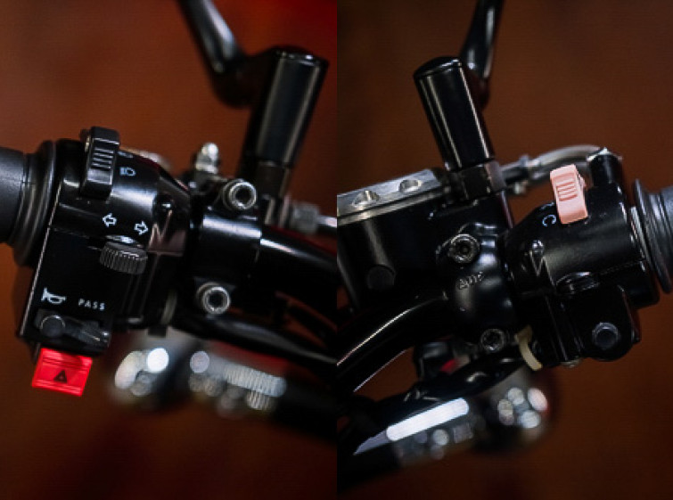 Мотоцикл Kawasaki W800 Chrome Edition Состояние нового Инжектор с пробегом 24192 км