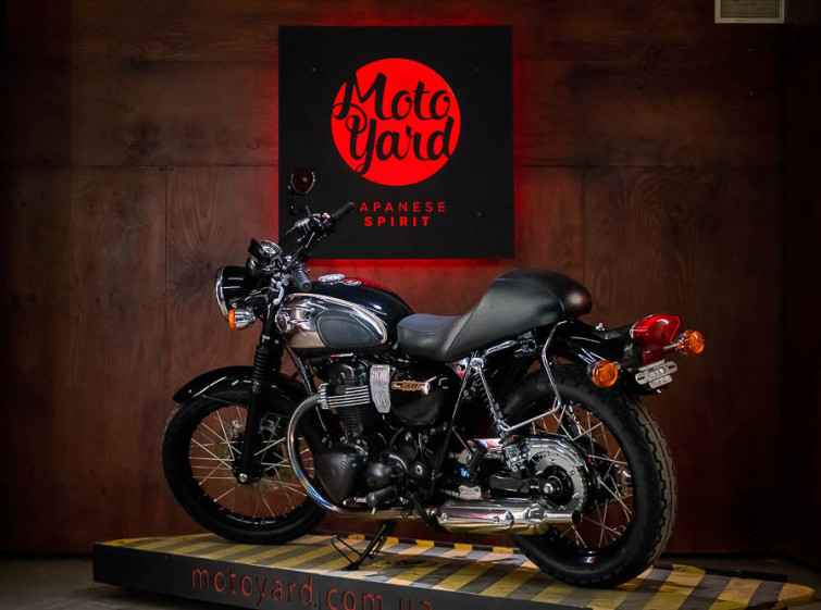 Мотоцикл Kawasaki W800 Chrome Edition Состояние нового Инжектор с пробегом 24192 км