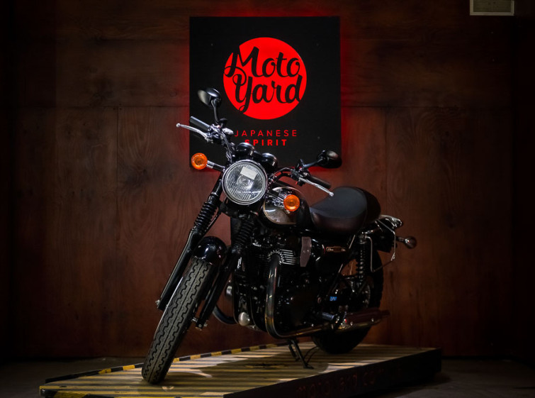 Мотоцикл Kawasaki W800 Chrome Edition Состояние нового Инжектор с пробегом 24192 км