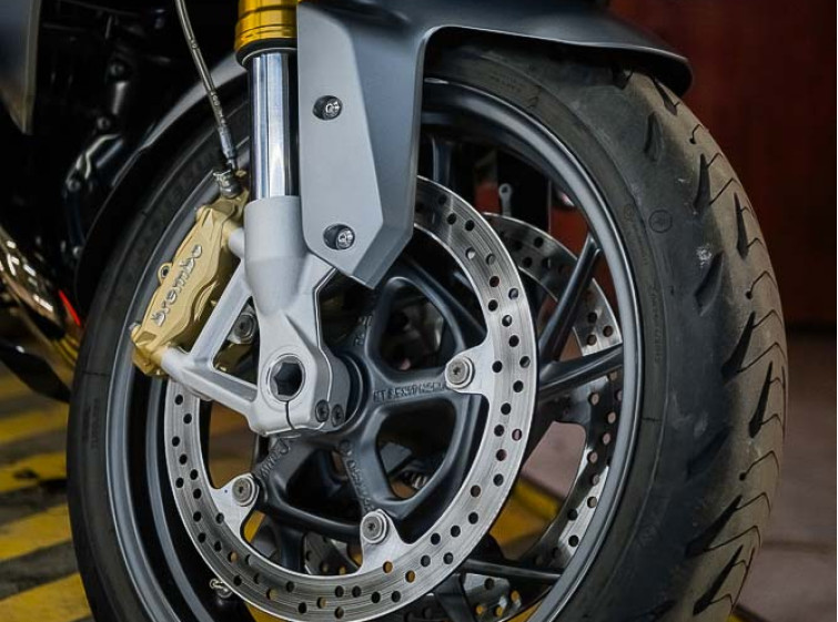 Мотоцикл BMW R1200RS Максимальна комплектація Стан нового з пробігом 18000 км