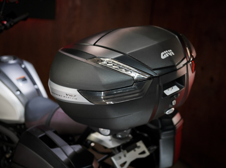 Мотоцикл Yamaha XSR900 ABS Traction Состояние нового с пробегом 12092 км