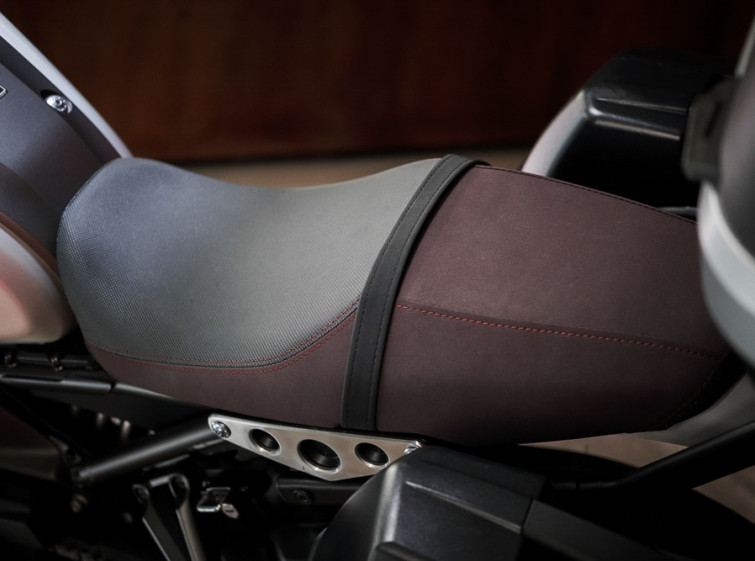 Мотоцикл Yamaha XSR900 ABS Traction Состояние нового с пробегом 12092 км