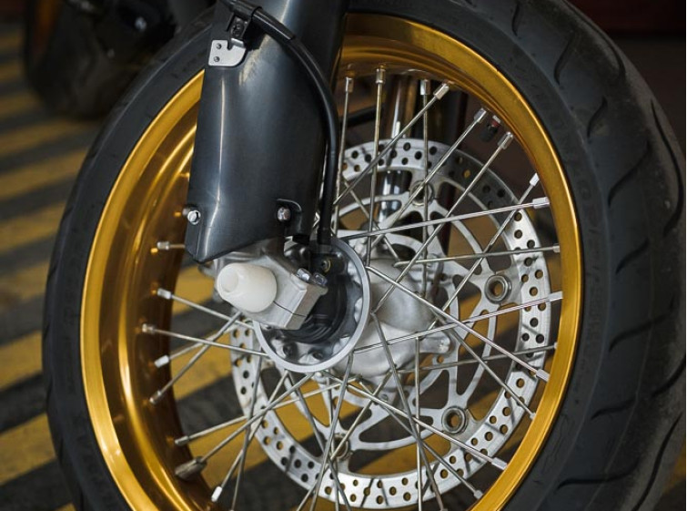 Мотоцикл Suzuki DR-Z400SM с пробегом 955 км