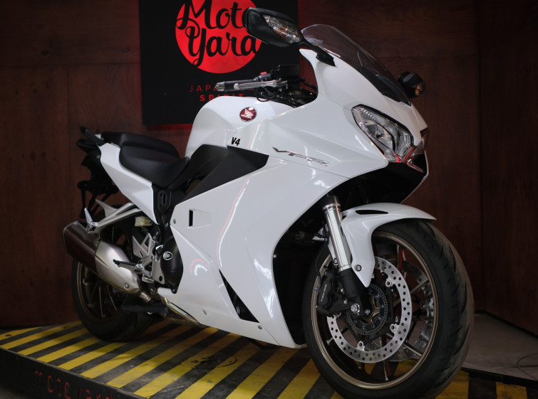Мотоцикл Honda VFR800 с пробегом 22081 км