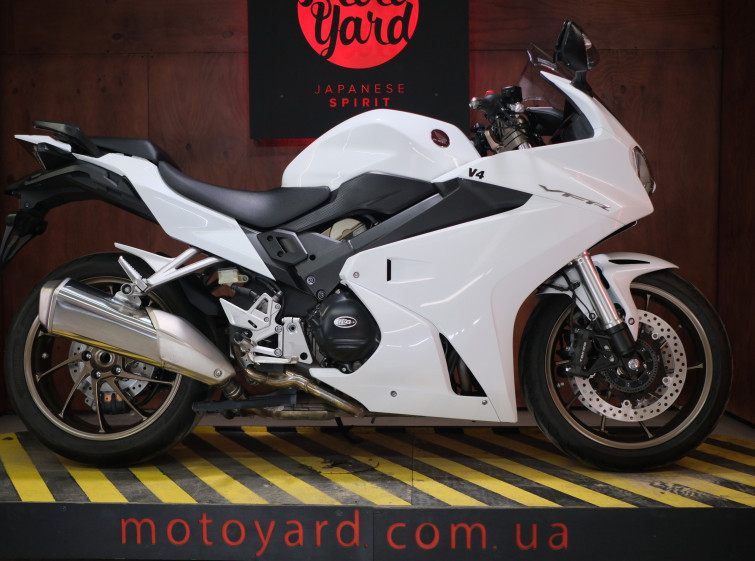 Мотоцикл Honda VFR800 с пробегом 22081 км