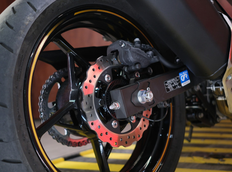 Мотоцикл Kawasaki Ninja 400 з пробігом 5305 км