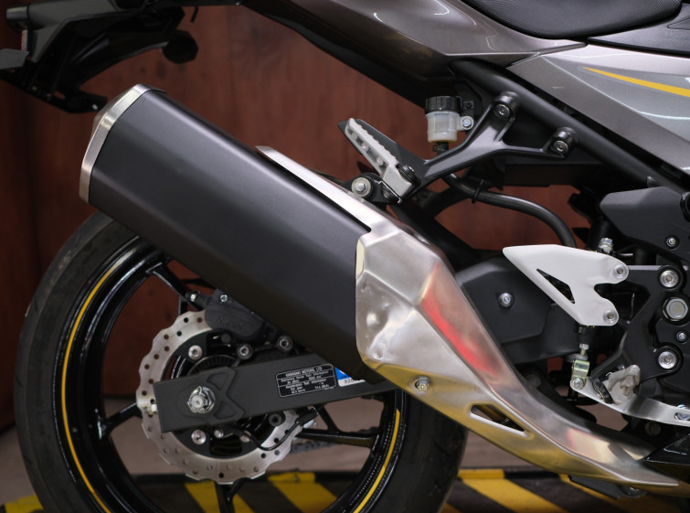 Мотоцикл Kawasaki Ninja 400 з пробігом 5305 км
