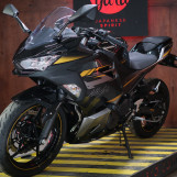Мотоцикл Kawasaki Ninja 400 з пробігом 5305 км