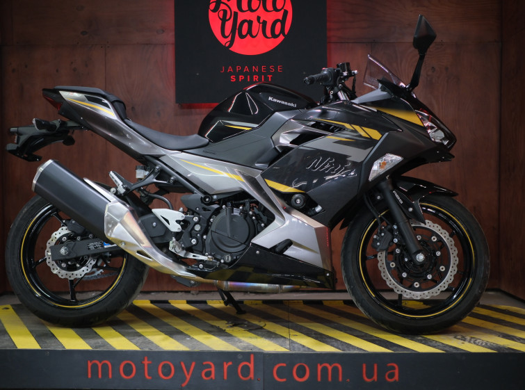 Мотоцикл Kawasaki Ninja 400 з пробігом 5305 км